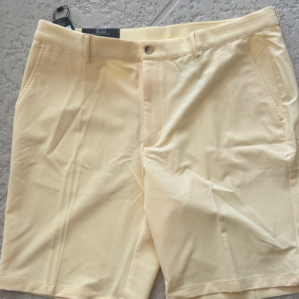 Greg Norman Collection Pale Yellow Flat Front Shorts - Picture 1 of 3